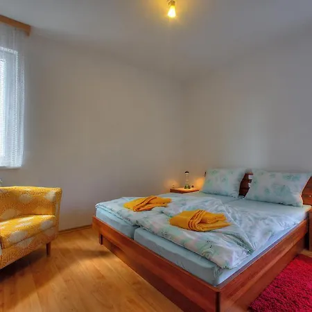 Apartment Peran